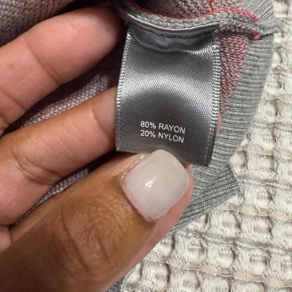 Marled Gray Sweater with Pink Heart Pattern - Picture 6 of 9